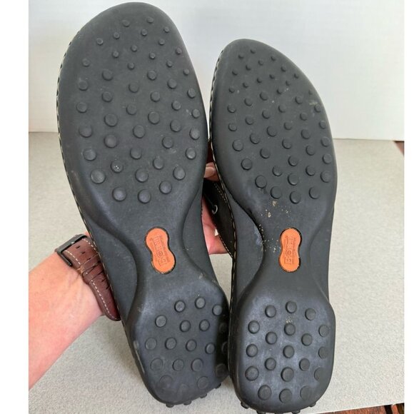 Born Black Leather W3936 T Strap Sandals Flip Flops 11/43 Casual Cushion Shoe - Picture 9 of 11